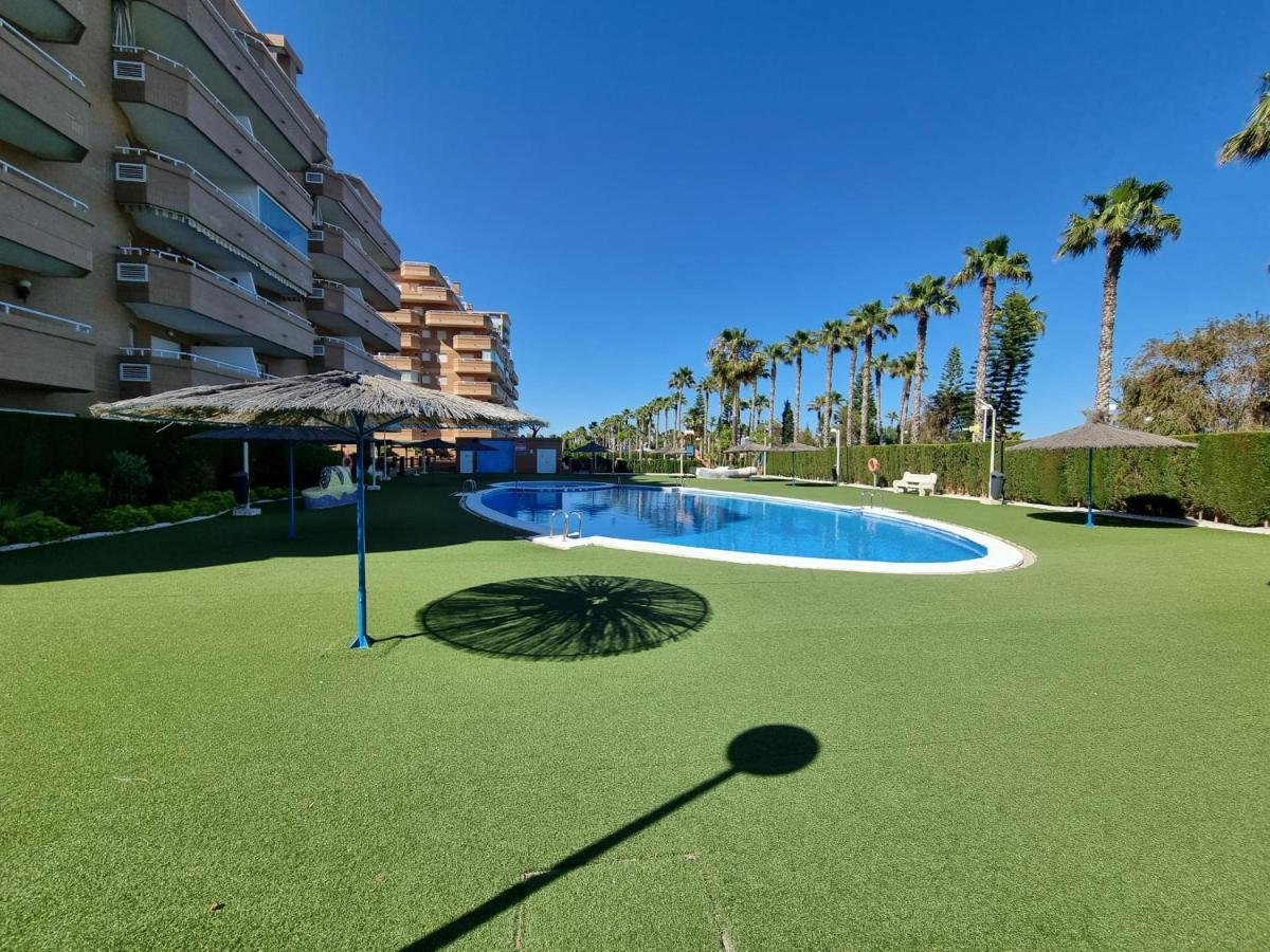 Holiday Primera Linea Magic World Oropesa del Mar Bagian luar foto